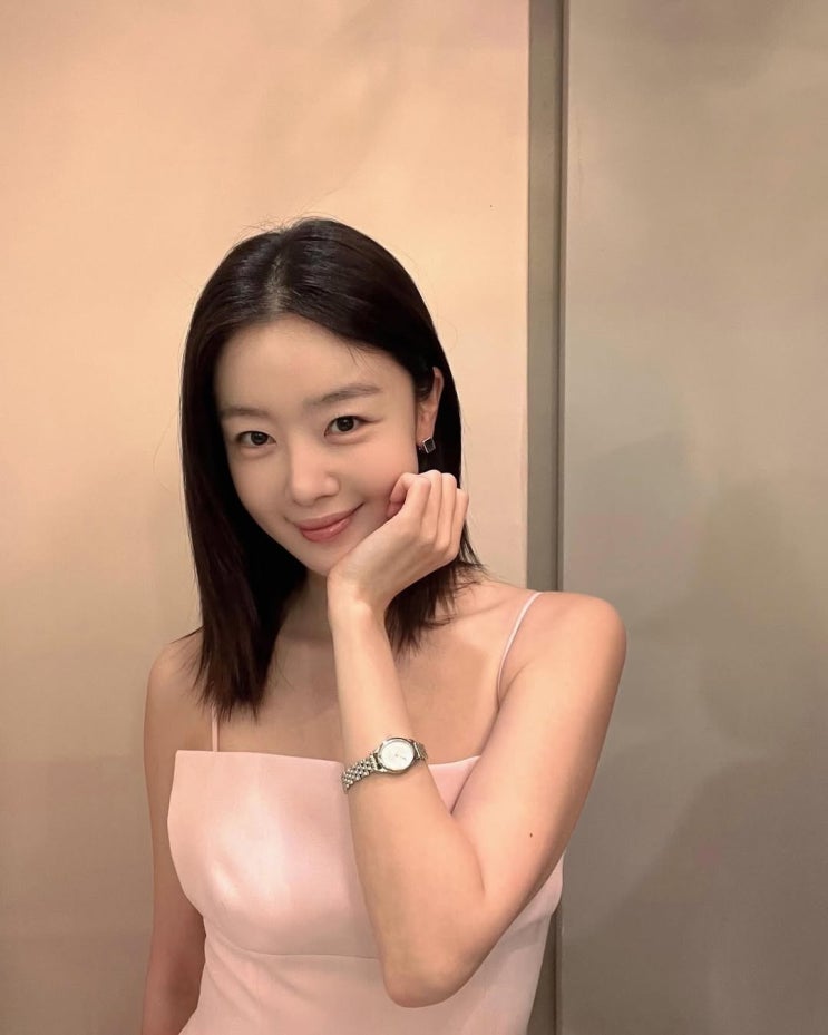  20대 여성들에게 가성비 좋아서 많은 사랑받는 브랜드 다니엘웰링턴 여자 시계 w. 한선화