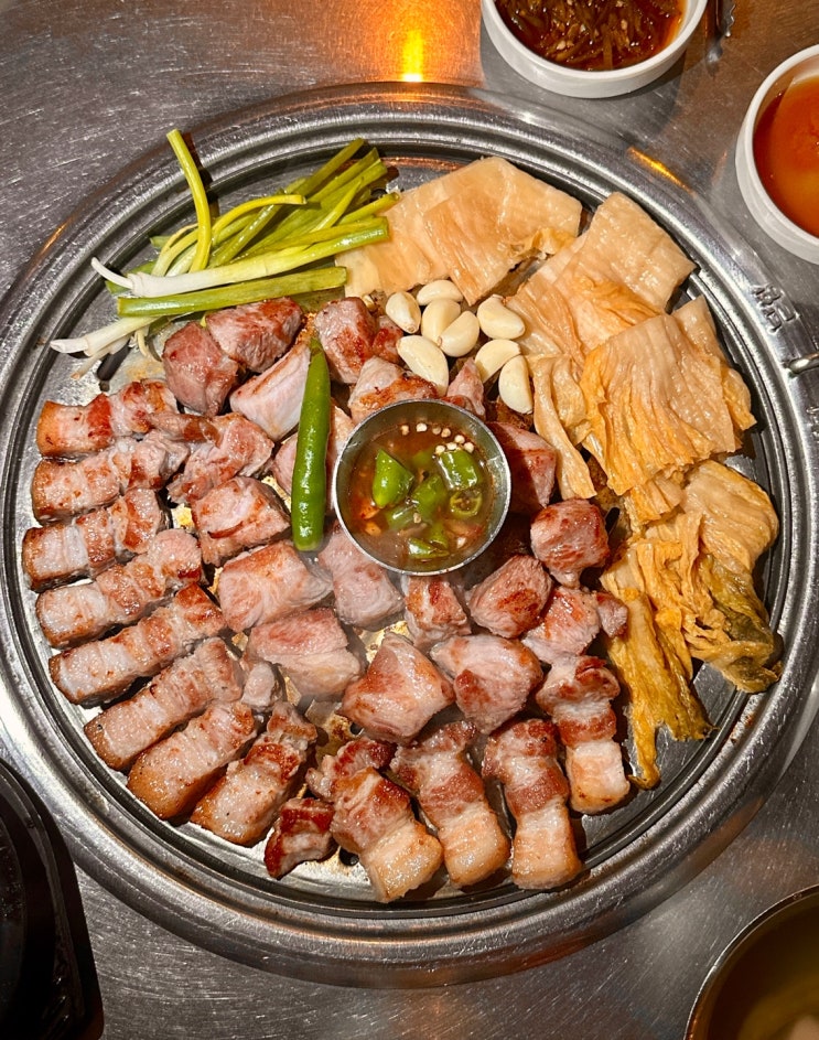  부산 서면 삼겹살 맛집 부산댁 구워주는 고기집