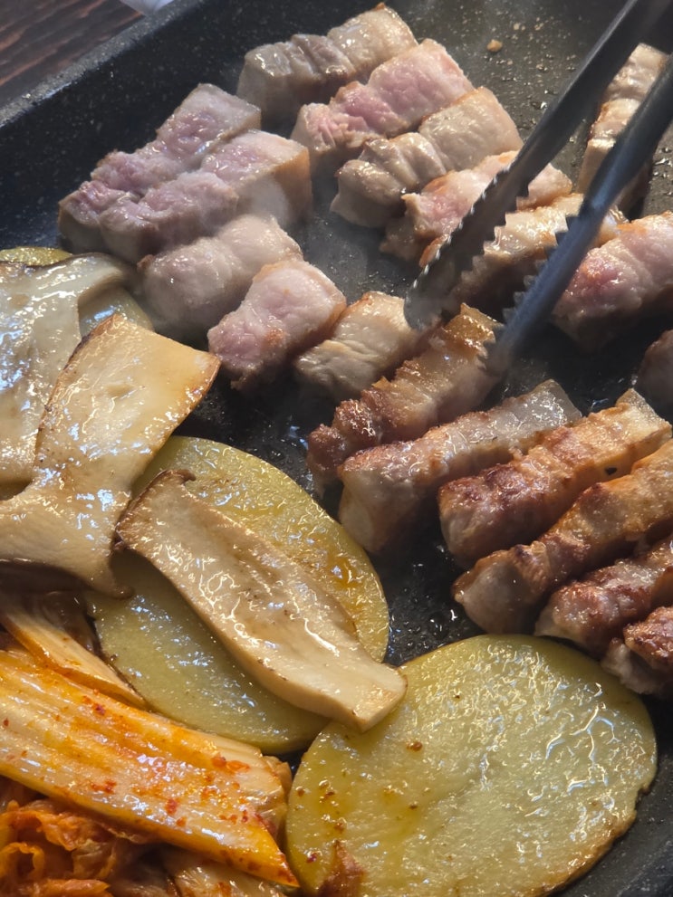  이태원 오겹살 맛집 | 돈막촌 | 강원도식 자가제면 들기름 막국수까지 후루룩막국수 야미!