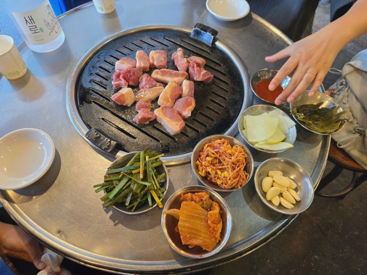  단백한 주먹고기와 함께하는 강릉고기맛집, 저팔계콧구멍