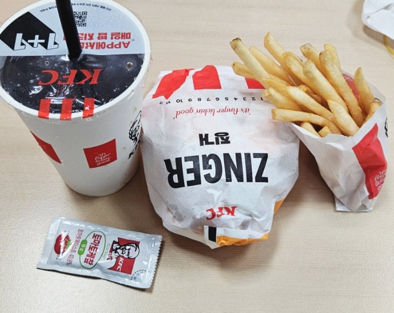 KFC 징거버거 세트 후기 칼로리 가격 영양성분 원산지 정보