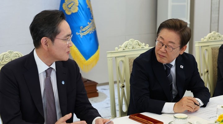 이재명 <b>대통령</b>, 이재용 회장과... 관세 앞두고 <b>대미 투자</b> 논의