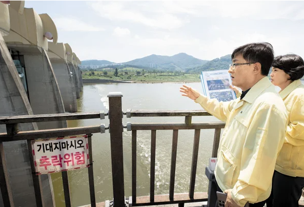 <b>김성환</b> 환경부<b>장관</b>  ‘4대강 재자연화’ 발표, 홍수 대책은...