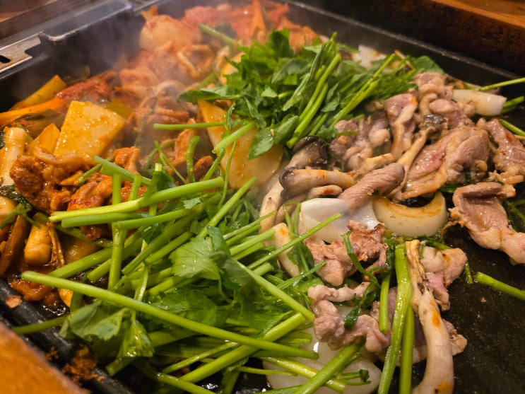  용산역 오리고기 맛집 내돈내산 용산 오리로스 미나리밭