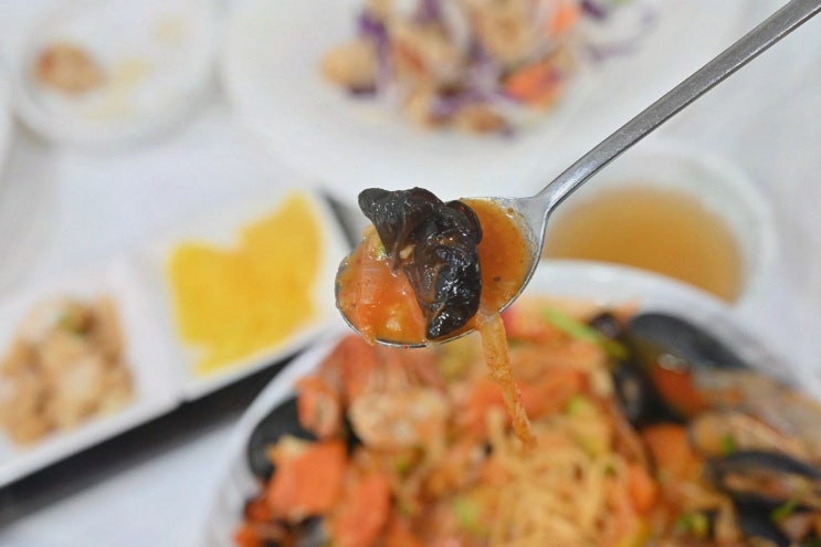  중앙시장에서 즐기는 통영 짬뽕 맛집 심가네해물짬뽕의 맛과 분위기