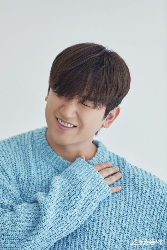  이민우, 오랜 인연과 결혼…“서로의 마음 확인하고 한 가족 되기로 했습니다” [전문 포함]
