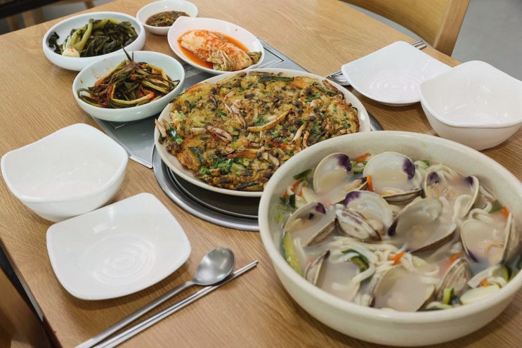  대부도에서 칼국수의 정수를 느껴보세요! 해안수산 바지락마을손칼국수 2호점에서 대부도 칼국수