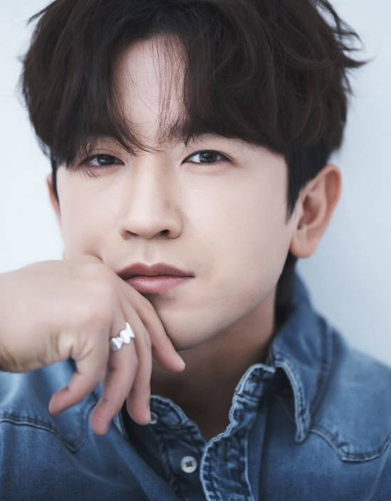  신화 이민우 결혼 발표! 드디어 신화의 네 번째 유부남 탄생 