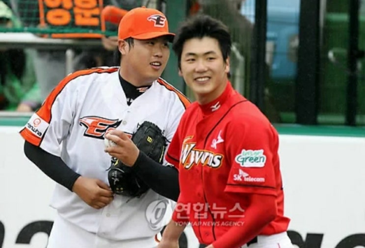 "<b>류현진</b>과 <b>김광현</b>, 프로 데뷔 후 첫 공식 투수전 <b>김광현</b> KO승"