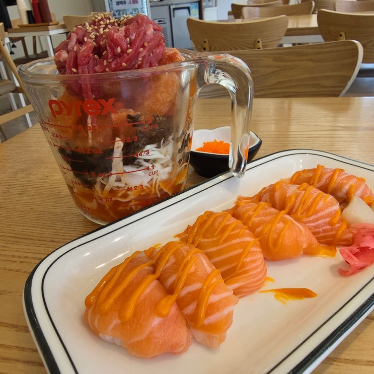  육회바른연어 컵물육회 & 불닭마요 연어초밥 후기