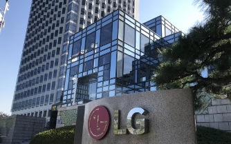  “4억 줄게, 나가달라…”LG유플러스, 50대 줄퇴사 현실됐다