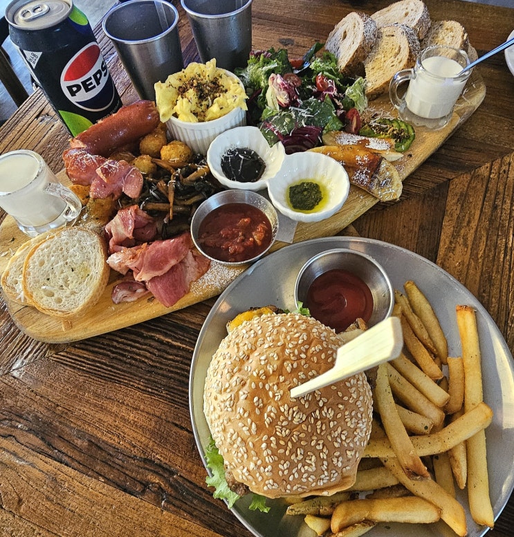  전포동브런치 맛집 몬베튼유럽 감성 가득한 반려견 동반 레스토랑에서 즐기는 푸짐한 한 끼!