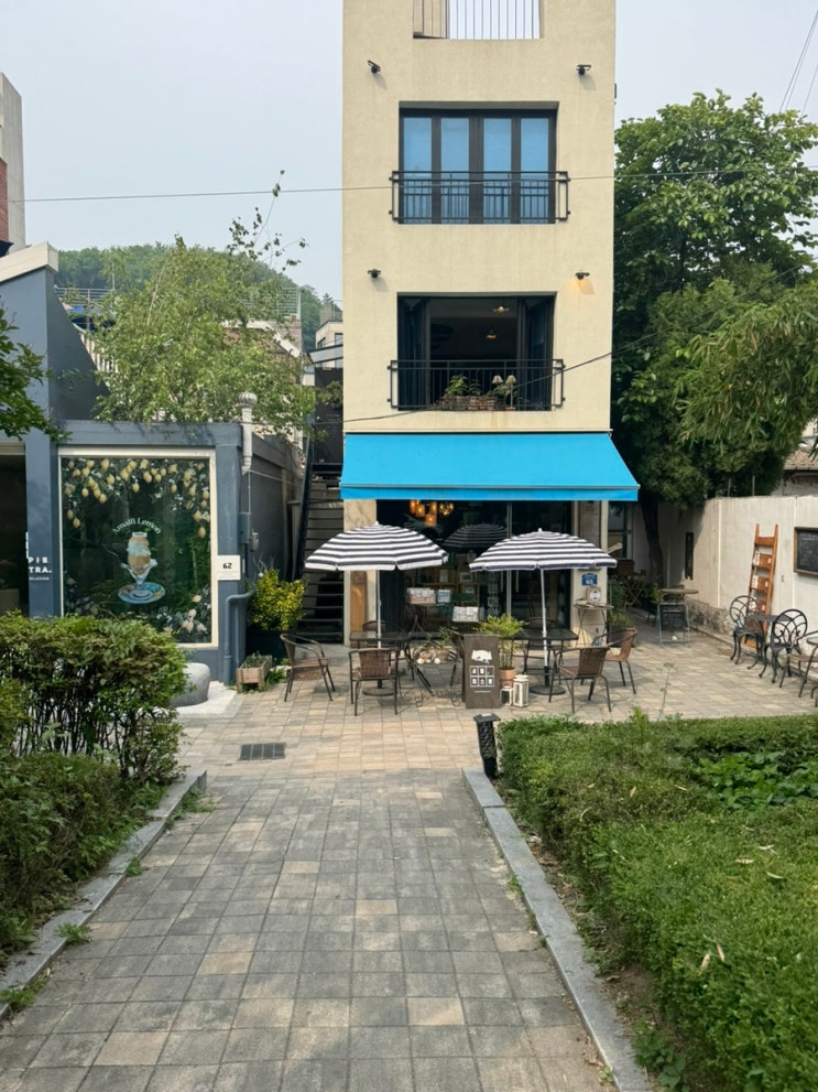  연남동 가볼 만한 곳 ‘서점 리스본’ 생일책 구매 후기