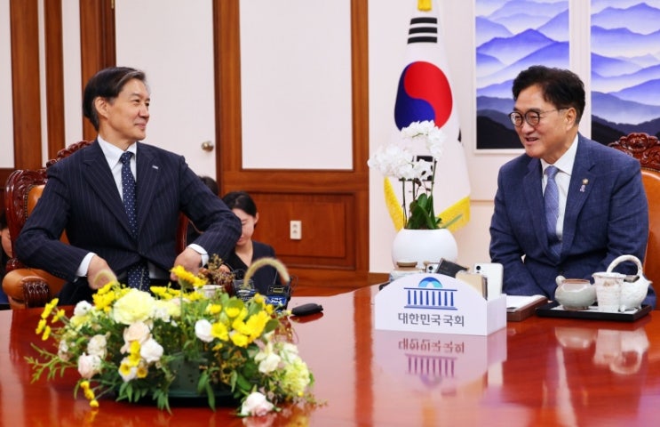 조국 전 대표 <b>광복절 특사</b> 가능성, 정치권의 미묘한 셈법