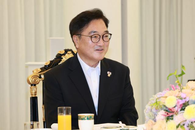 '광복절 특사' 앞두고, <b>우원식</b> 의장..."<b>조국 면회</b>"