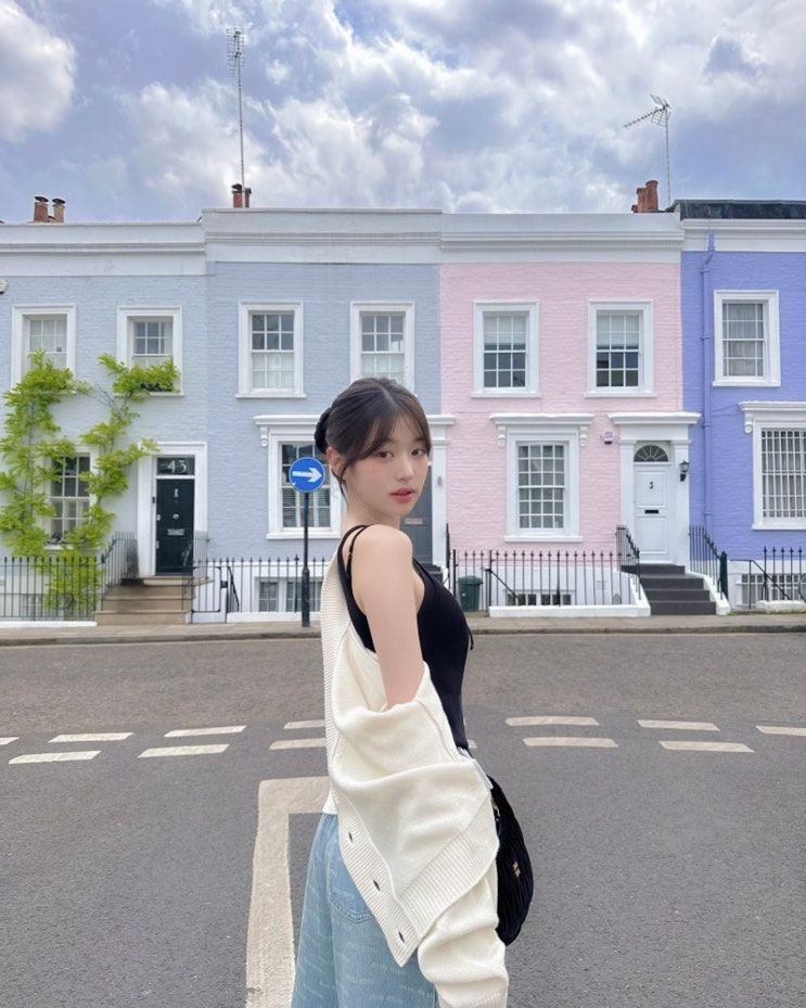  카리나·장원영·박보영 착용템! 여자 연예인 민소매 크롭탑 패션