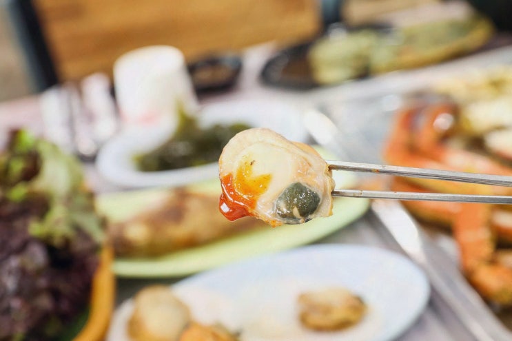  신선한 해산물과 오션뷰를 자랑하는 양양 대게 맛집, 하조대어촌계회센터 1호점
