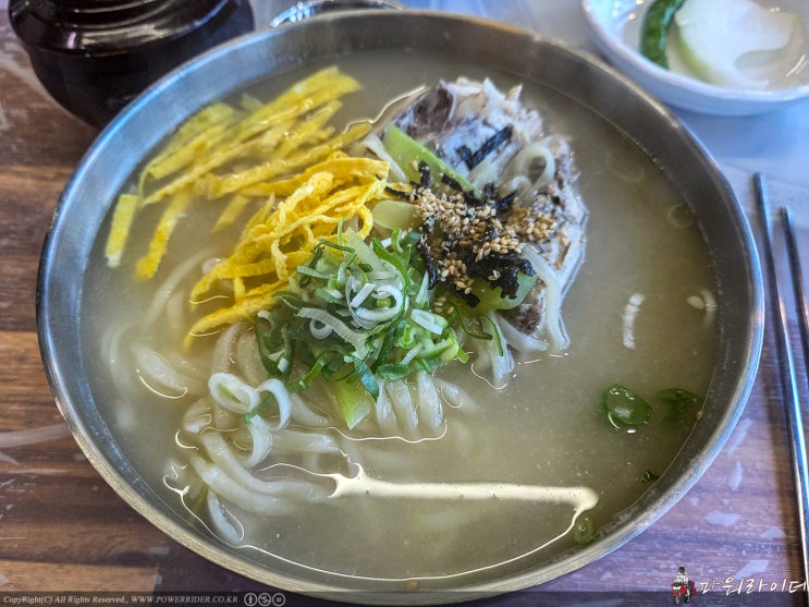  거제 닭칼국수 맛집 - 해신가닭칼국수에서 닭칼국수와 닭곰탕 수육을 먹고 왔습니다. 거제 학동 맛집 닭한마리칼국수 아니고 닭반마리칼국수