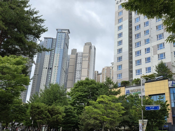 <b>김윤덕 국토부 장관 후보자</b>의 세금 규제 강화 검토