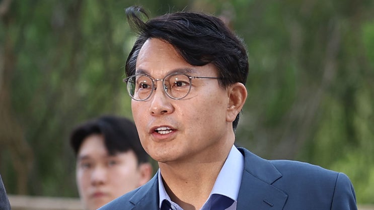 [<b>김건희 특검</b>] "<b>김영선</b>이 좀... 공천개입 공범'..윤상현 피의자 <b>소환</b>