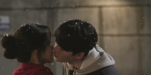  이종석·문가영 흰 눈 아래 키스…‘서초동’ 7회 5.7%
