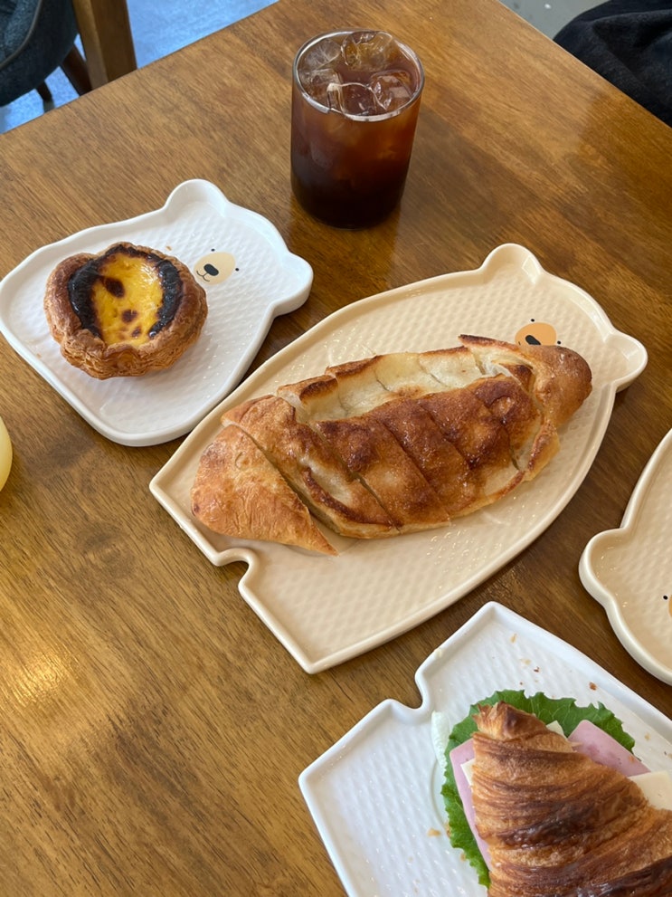  연남동 빵집 베어스덴 빵과 음료 모두 맛있었던 카페