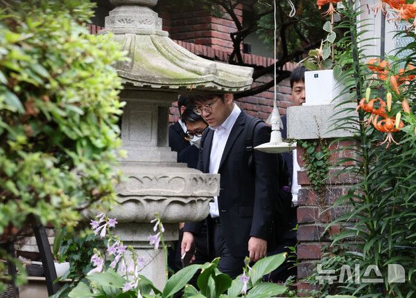 속보: <b>김건희 특검</b>, '알선수재' 혐의 첫 구속영장! '<b>통일교</b>... 