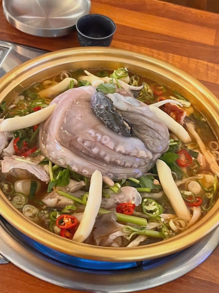  부모님과의 건강한 외식, 서교닭매운탕 전문점에서!