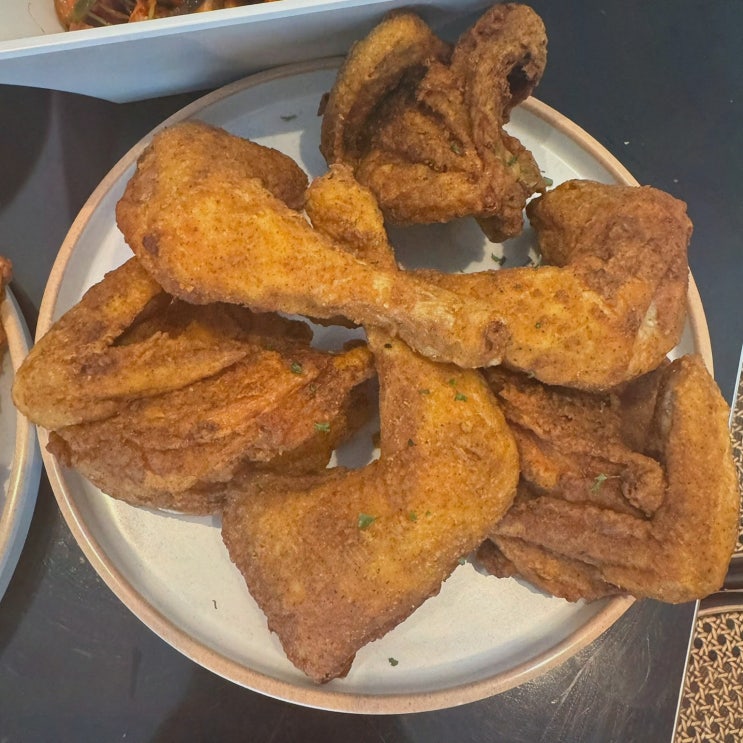  바삭한 치킨과 시원한 맥주가 조화로운 매봉역치킨맛집, 깐부치킨 매봉역점