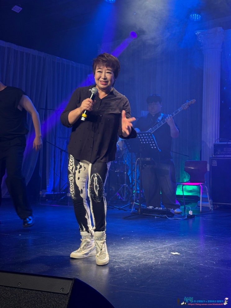   '혜은이의 썸머파티'에서 폭염도 잠시 잊고 추억의 시간으로 돌아가 보았다.