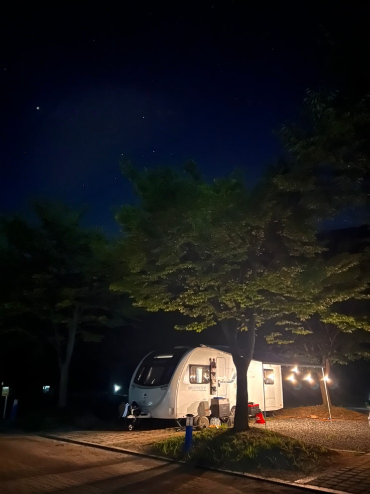  칠갑산 오토캠핑장 카라반 A28번_계곡은 아쉬워
