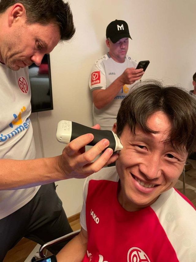 [축구] '국가대표 <b>이재성</b>' 광대뼈 실금 부상에도 활짝! 9월... 