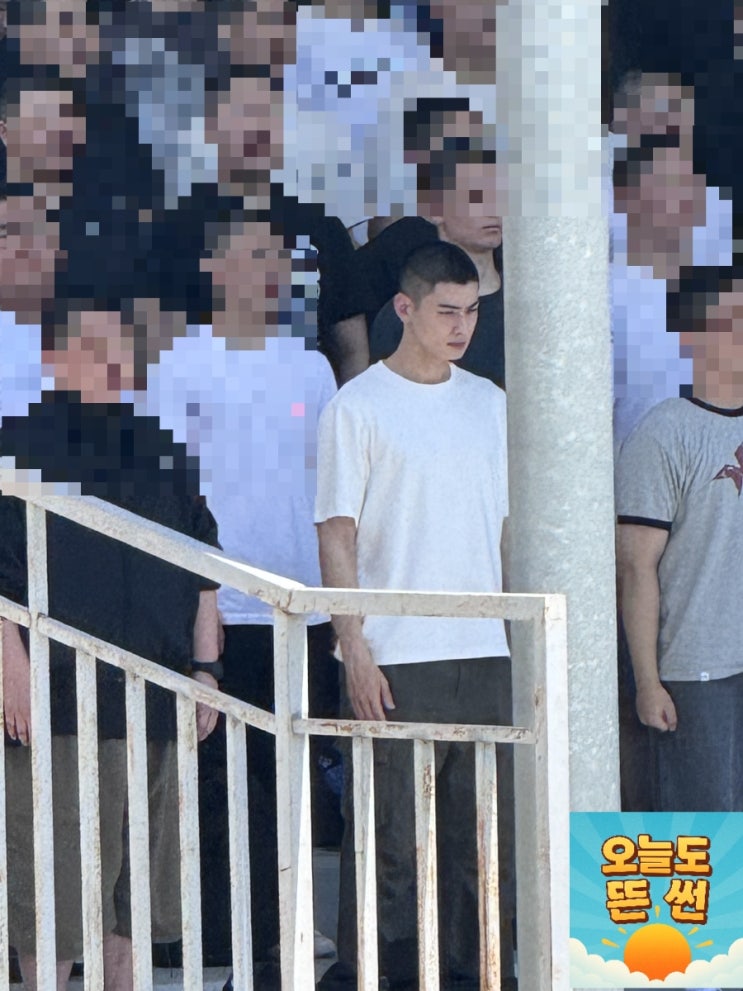 <b>차은우</b> 논산육군훈련소 군대입대 <b>훈련병</b> 잘다녀오세요.