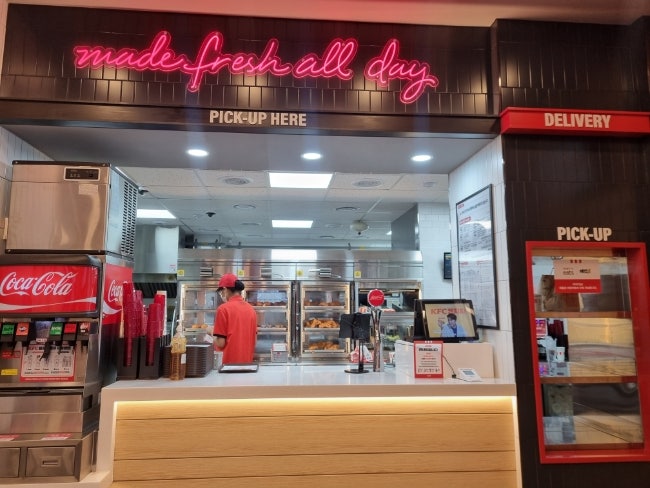 KFC 진해용원점 사진 6