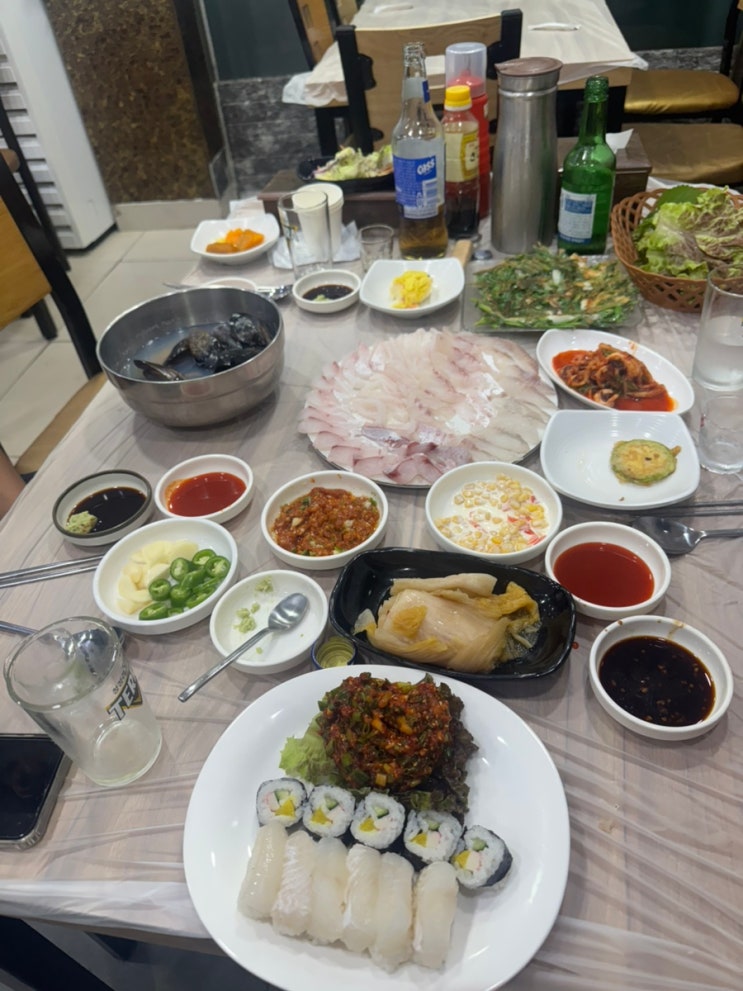  부산 보수동 현지인맛집 밀면집에서 회를 판다!! 회맛집 대동냉면밀면