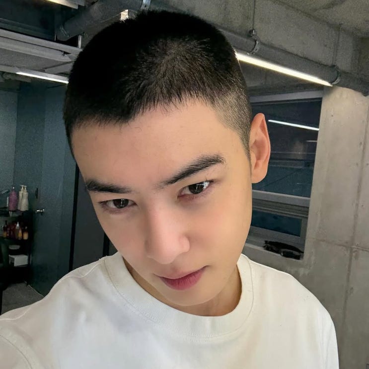 <b>차은우 군입대</b> 삭발 공개