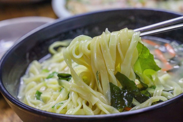  신선한 보말 요리를 즐길 수 있는 협재 맛집, 영진보말칼국수 제주협재점