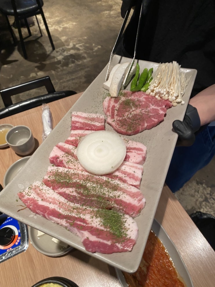  가성비 좋은 솥뚜껑삼겹살 효자동 모임하기 좋은 전주 고기집 도싯골 도청점 신사가지맛집