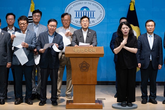 상권 <b>고발</b>" 권영세 "급하긴... 해야” /  <b>김건희 특검</b>, 尹에 출석... 