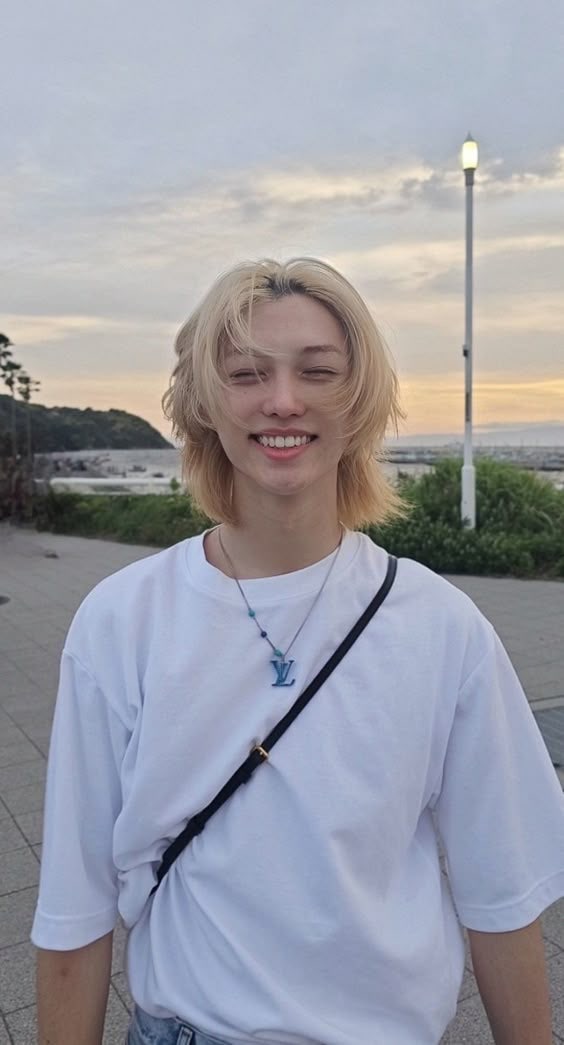 공차 금발 모델 스트레이키즈 필릭스 일상 사진 혼혈 주근깨