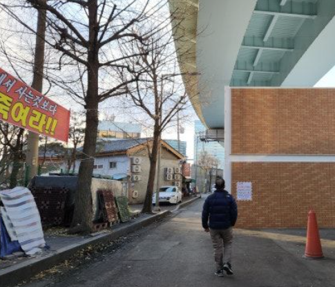  “여기가 교도소냐?”쪽방촌 임시거주시설, 인권 논란 왜 나왔나