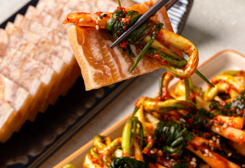 밥도둑 등극! 50년 전통 운림가 국내산 쪽 파김치 1kg, 왜 특별할까?