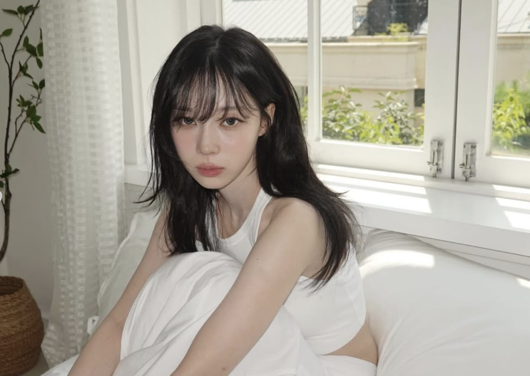  [셀럽 패션]"이 착장 실화야?" 윈터가 보여준 클래식의 정석, 폴로 랄프로렌 스타일