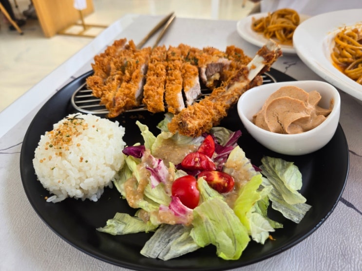  강릉 반려견 동반 맛집 세레니타｜중대형견 환영