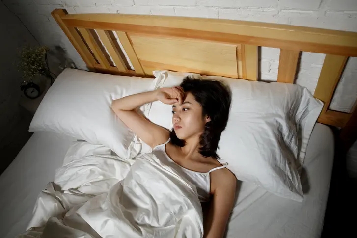 “열대야에 뒤척뒤척”…숙면 방해하는 취침 전 행동 5가지