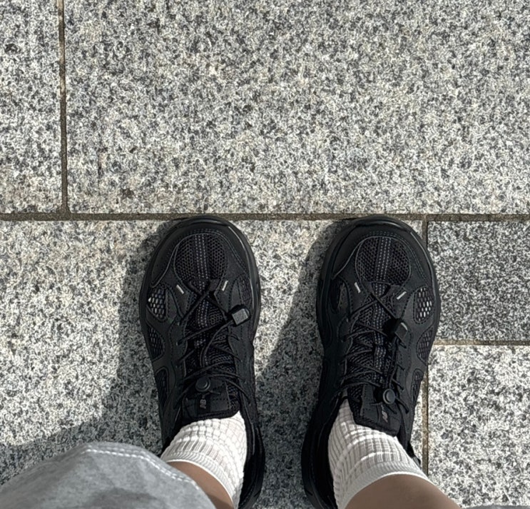  여름 데일리 샌들 추천 가볍고 통기성 좋은 뉴발란스 케이브 착화감 리뷰