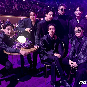 방탄소년단, 빌보드 1~10위 싹쓸이...압도적 점령