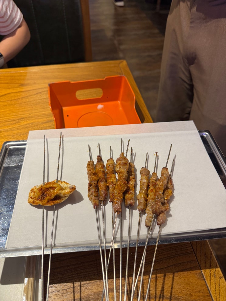  [대련] 깔끔한 양꼬치 식당 : 흐어띠우이즈시에(肉趣)