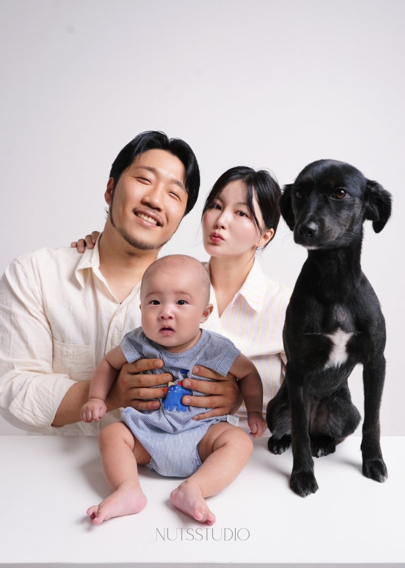넛츠 사진관에서 남긴 따뜻한 가족사진