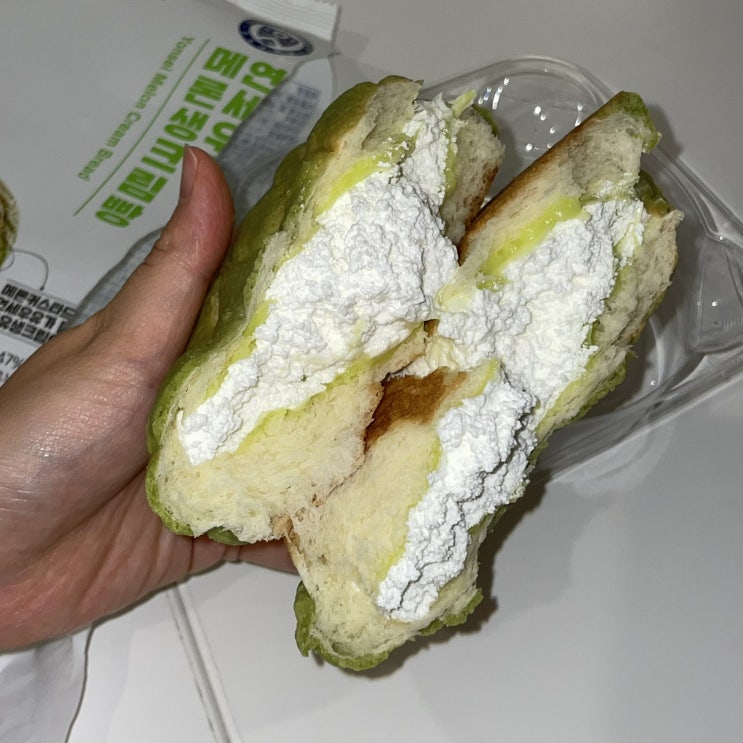  [연세우유] 메론생크림빵 : 그냥 메론빵보다 100배 맛있는 CU연세빵